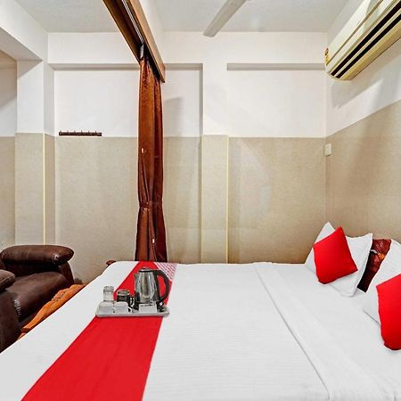 Oyo 81287 Empire Inn Madras Buitenkant foto