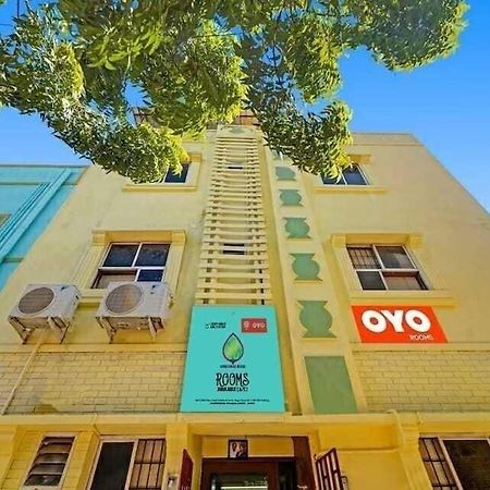 Oyo 81287 Empire Inn Madras Buitenkant foto