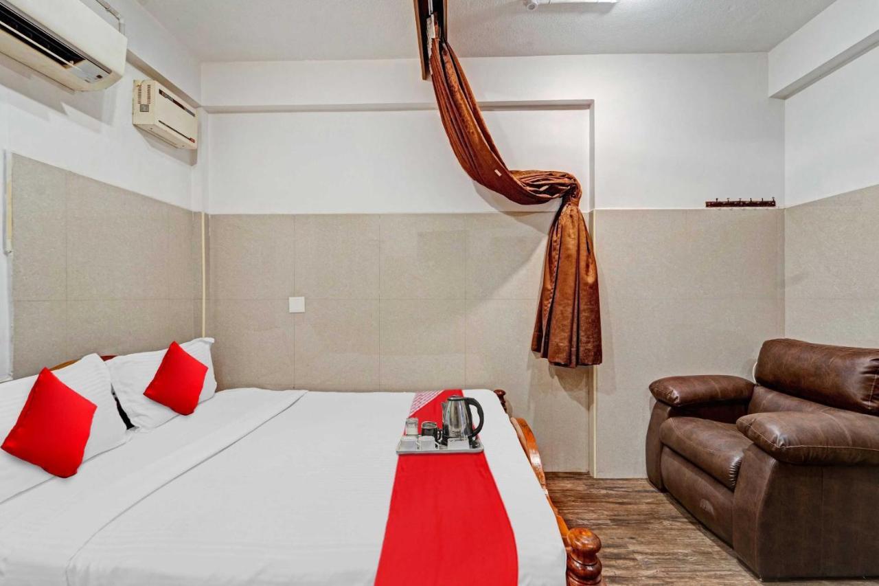 Oyo 81287 Empire Inn Madras Buitenkant foto