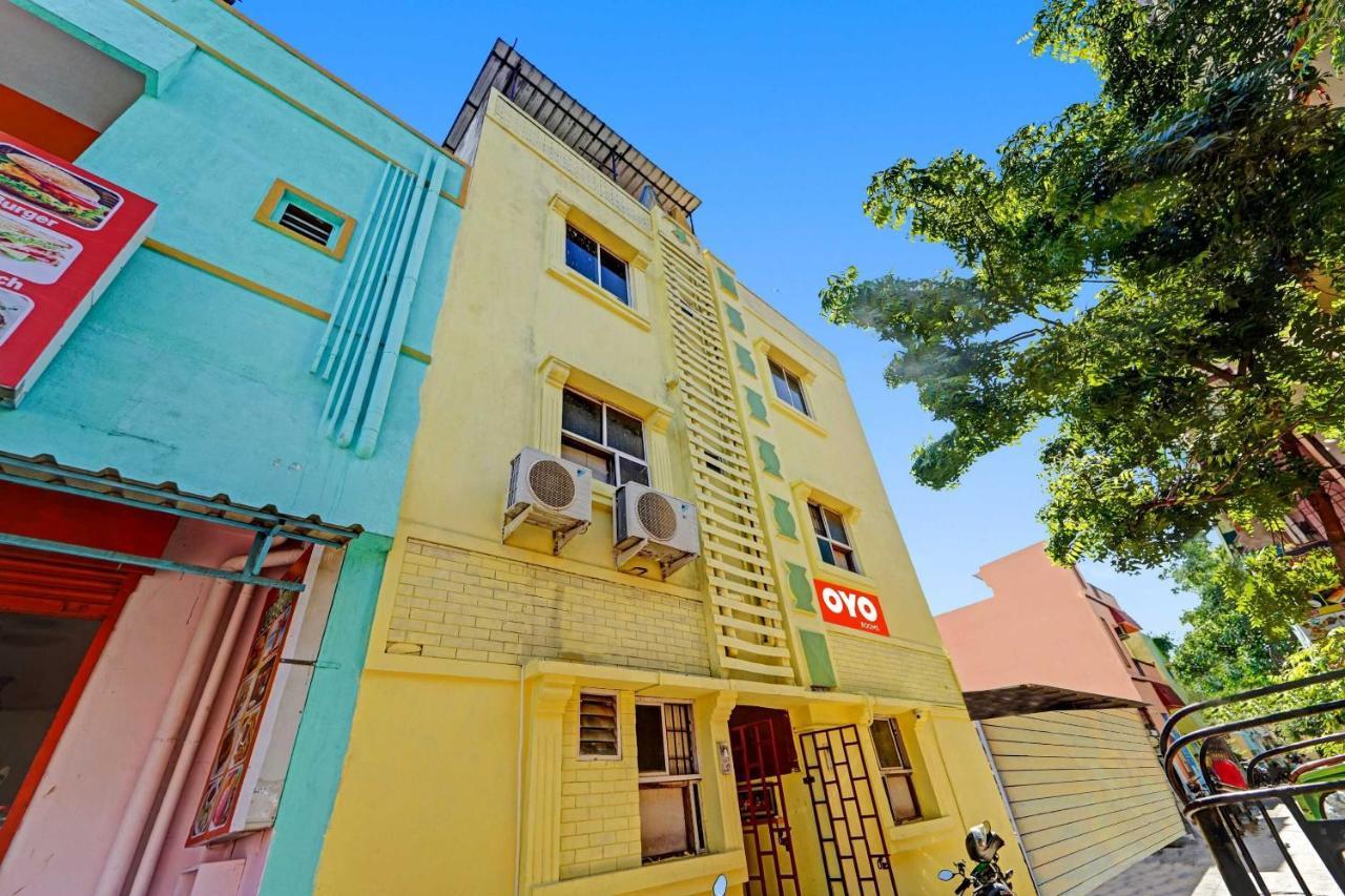 Oyo 81287 Empire Inn Madras Buitenkant foto